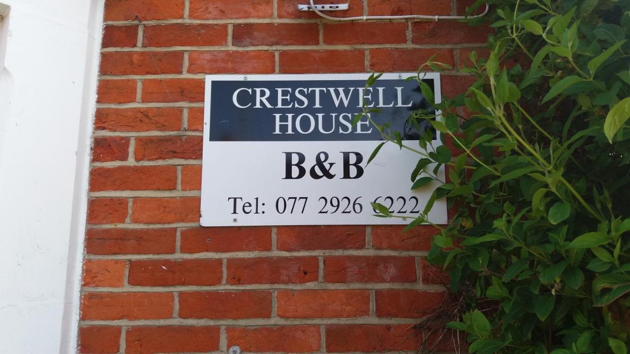 Crestwell House Panzió Eastleigh Kültér fotó